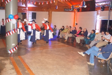 Con cuecas y gastronomía típica colegiados festejaron las Fiestas Patrias 2017